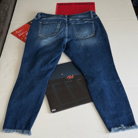 KanCan Distressed Skinny Jeans Medium Wash Raw Hem Stretch Denim Size 14 Women - Picture 13 of 15